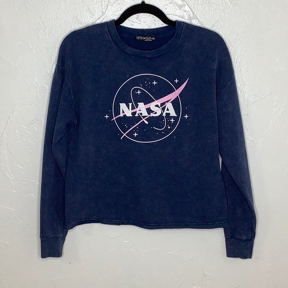 NASA I’m outter here cropped large logo Sweatshirt size M EUC - Picture 3 of 13
